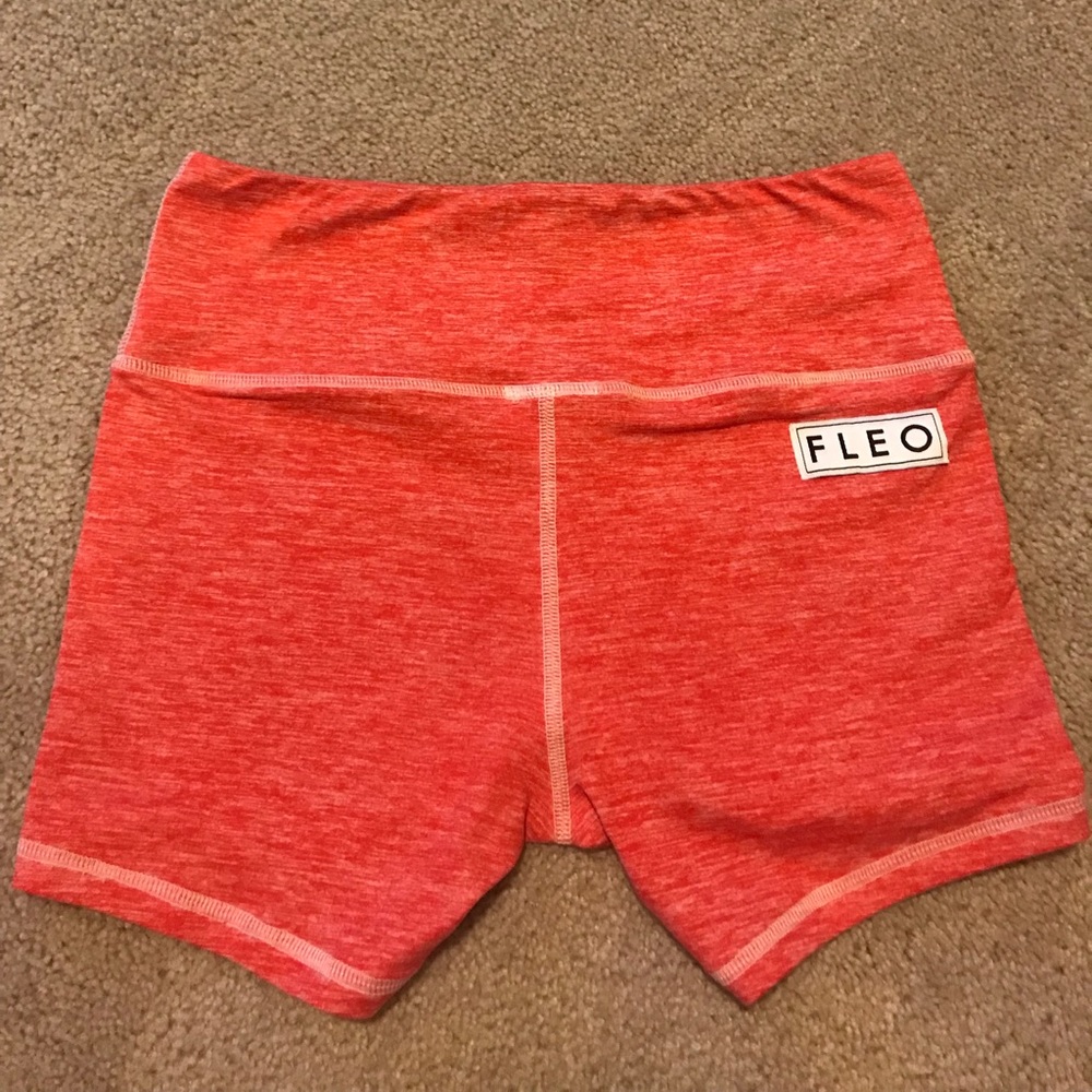 NWOT - Fleo Heather Red Power High Rise - Small